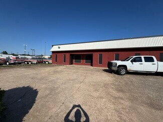 More details for 408 Bishop Ave, Richardson, TX - Retail for Lease