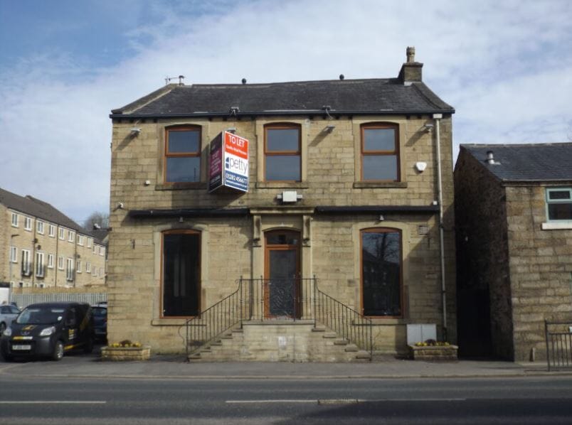 18 Gisburn Rd, Barrowford for sale Building Photo- Image 1 of 1