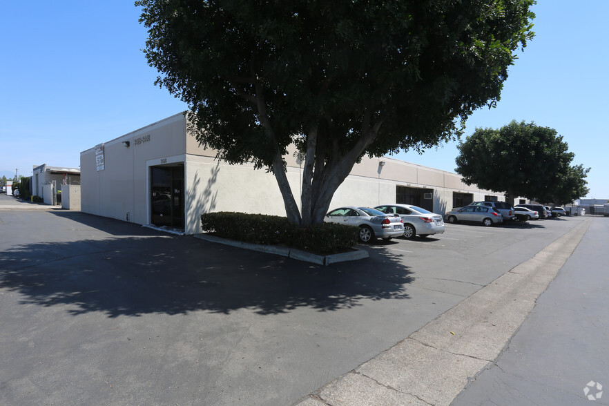 3426-3446 W Harvard St, Santa Ana, CA for lease - Primary Photo - Image 1 of 6