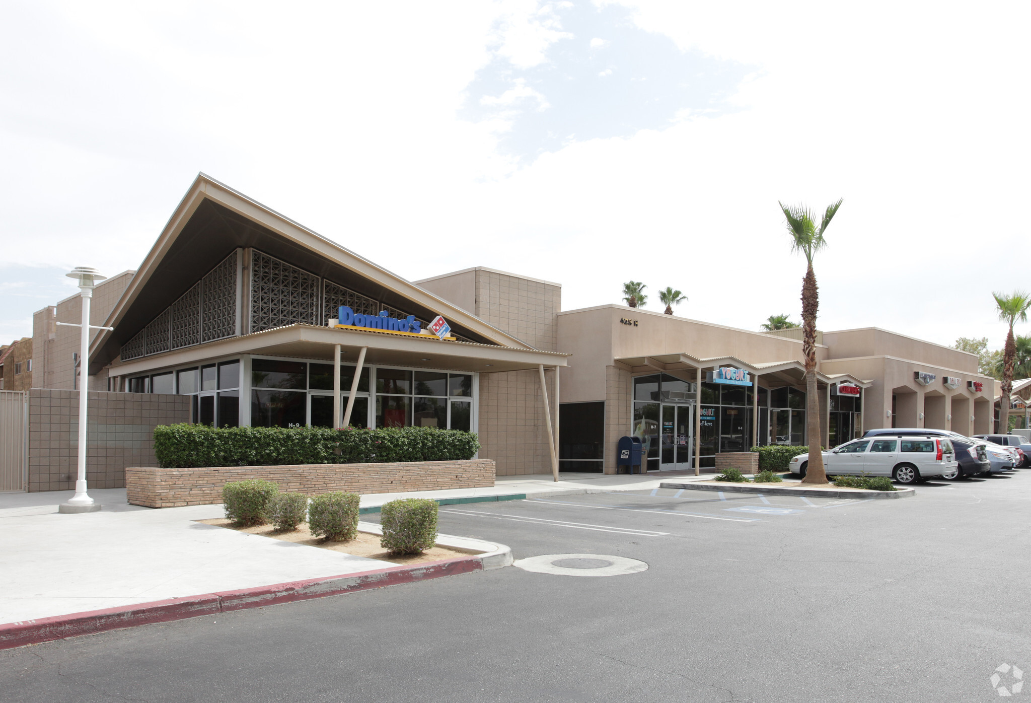 425 S Sunrise Way, Palm Springs, CA for lease Primary Photo- Image 1 of 3