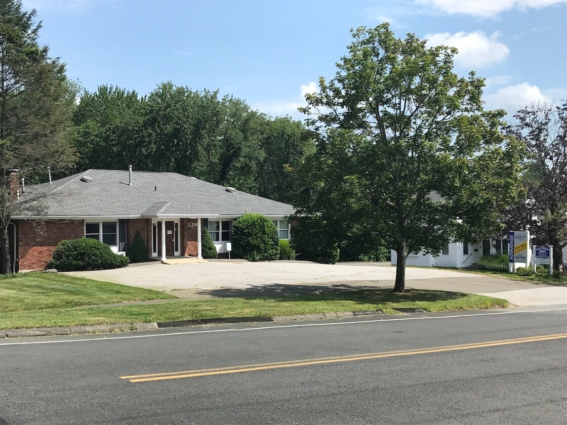 11 Church Hill Rd, Newtown, CT 06470