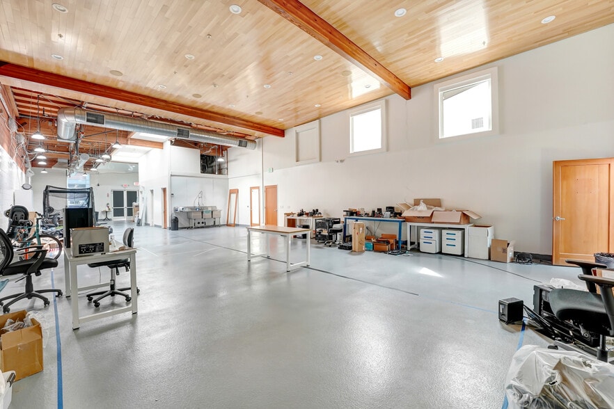 2207 Colby Ave, Los Angeles, CA for sale - Interior Photo - Image 3 of 8