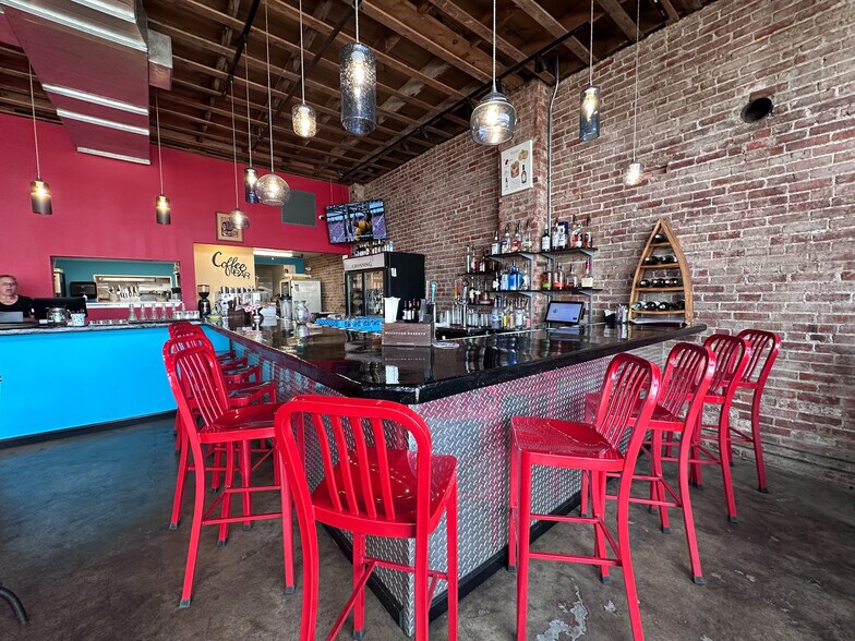 215 E 2nd St, Bartlesville, OK for sale - Building Photo - Image 2 of 34