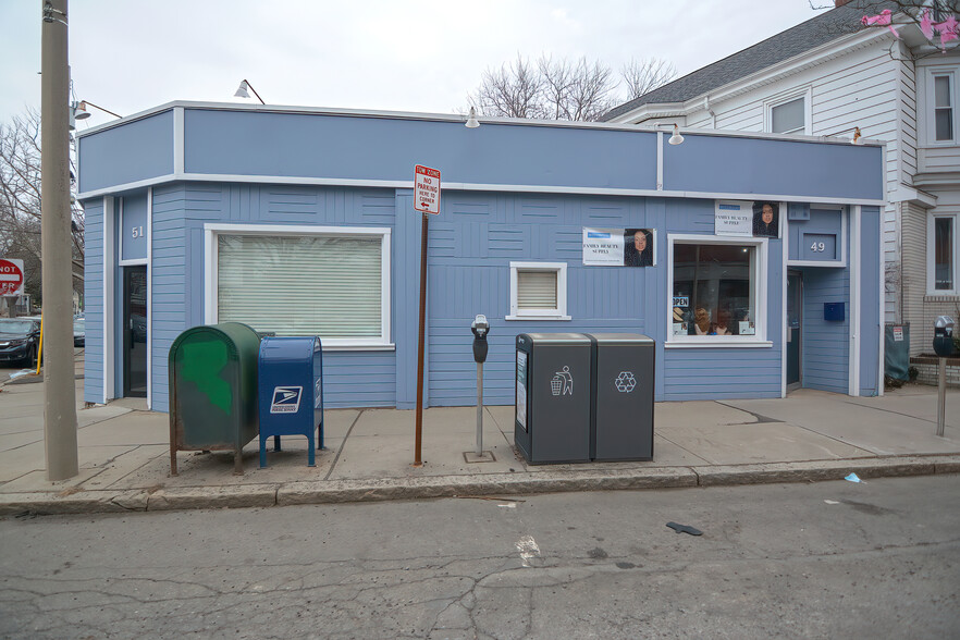 49-51 Holland St, Somerville, MA for lease - Building Photo - Image 1 of 10