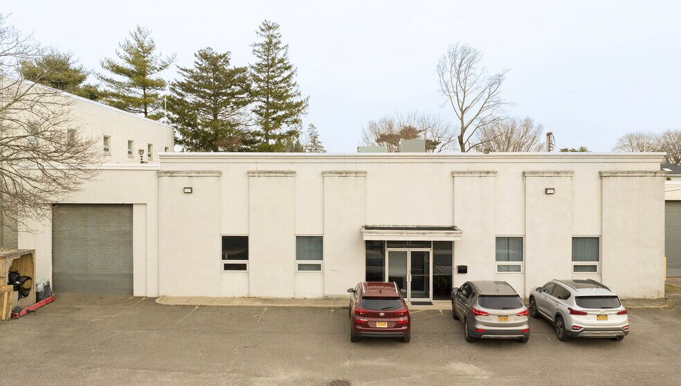 12 Midland Ave, Hicksville, NY for sale - Building Photo - Image 1 of 1
