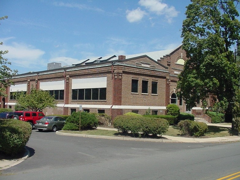 80 W Upper Ferry Rd, Ewing, NJ 08628