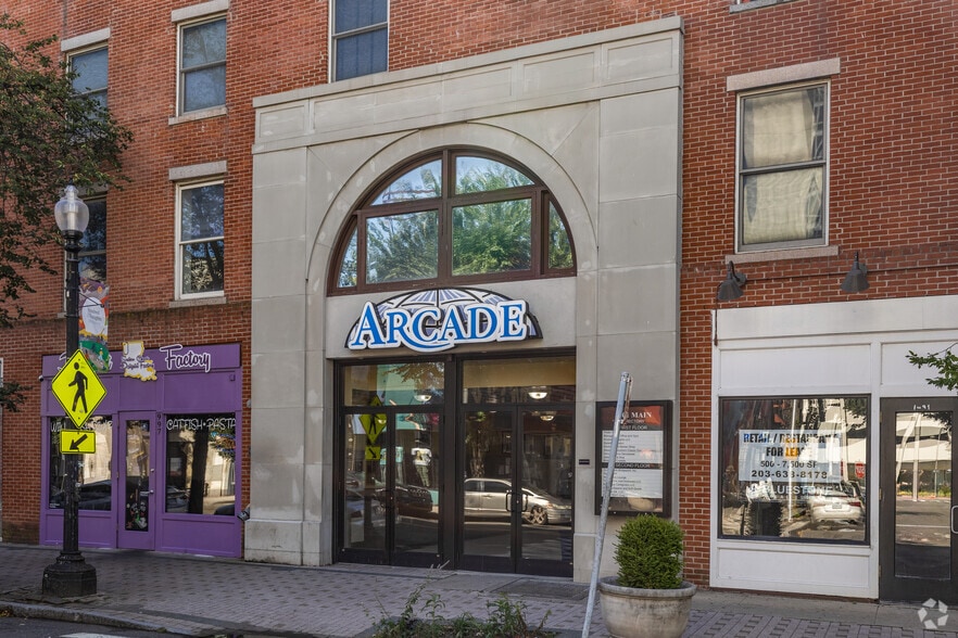 1001 Main St, Bridgeport, CT for lease - Building Photo - Image 3 of 7