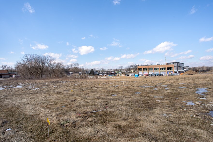 7880 Andersonville Rd, Clarkston, MI for lease - Building Photo - Image 2 of 2