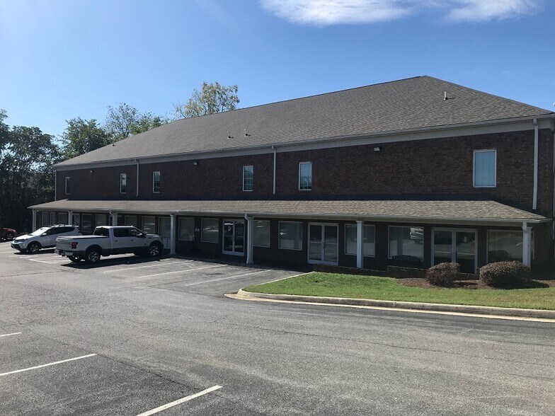 1084 Thomas Jefferson Rd, Forest, VA 24551