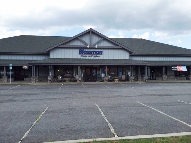 8 Comet Rd, Burnsville, NC for sale Primary Photo- Image 1 of 1