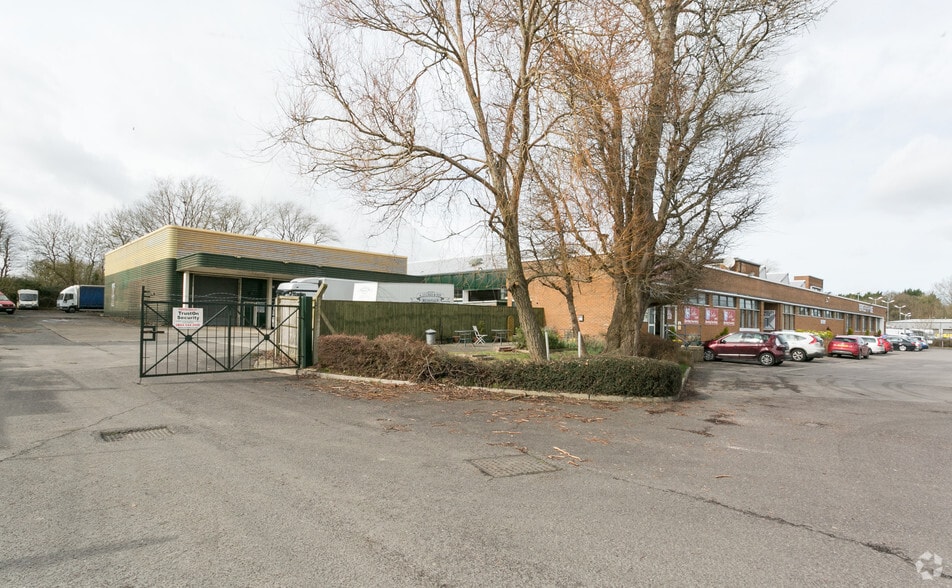 Hunts Rise, Swindon for lease - Building Photo - Image 1 of 11