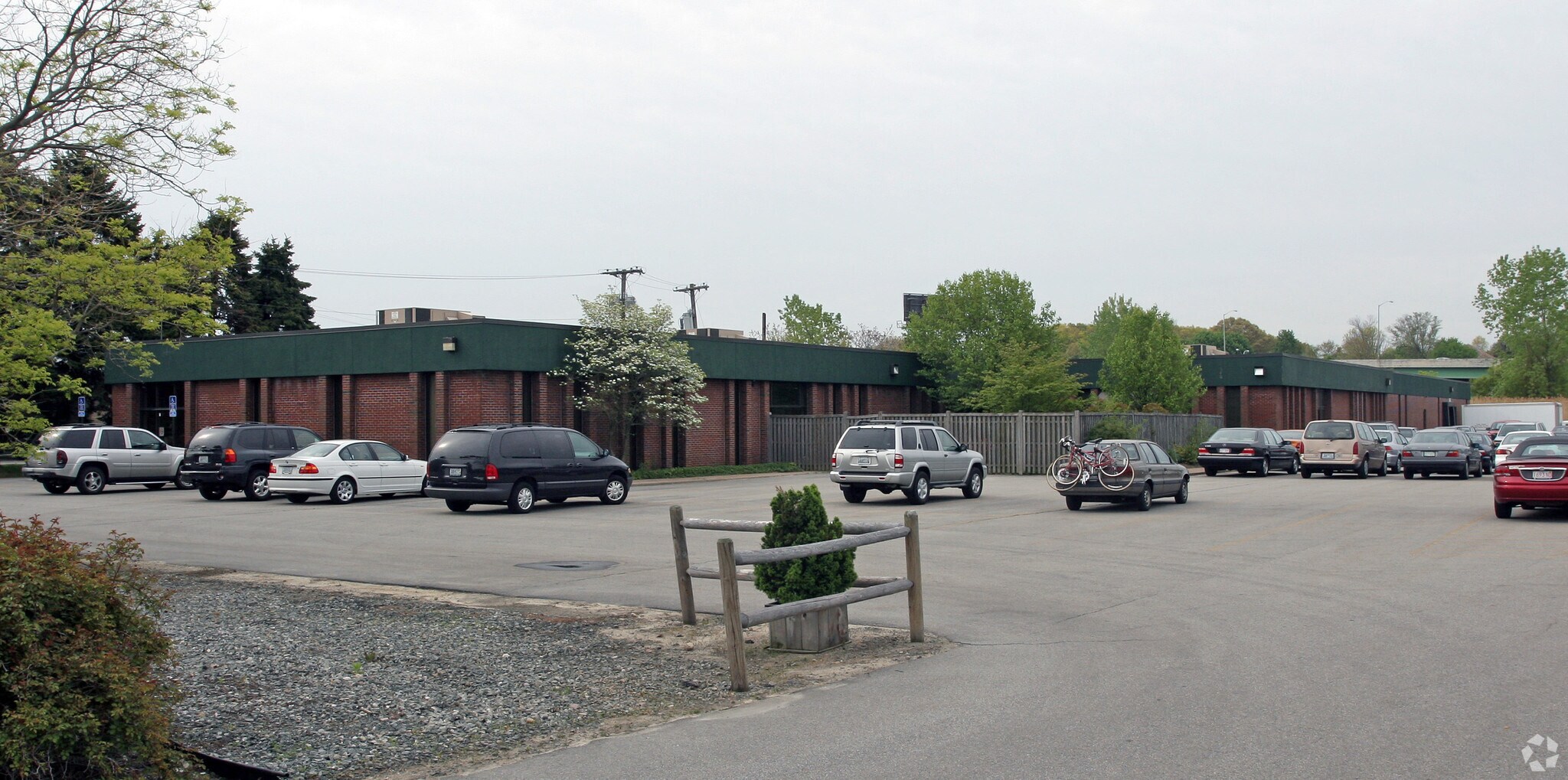 825 Waterman Ave, East Providence, RI for sale Primary Photo- Image 1 of 1