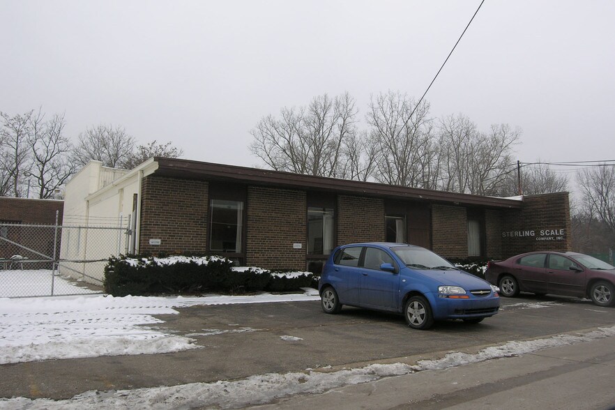 20955 Boening Dr, Southfield, MI 48075