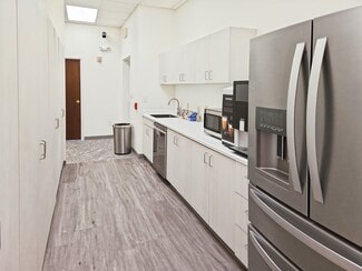 More details for 332 N Harrison St, Davenport, IA - Coworking for Lease