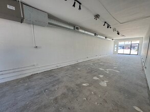 14525-14529 Vanowen St, Van Nuys, CA for lease Building Photo- Image 2 of 3