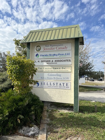 2033 E Edgewood Dr, Lakeland, FL for lease - Building Photo - Image 3 of 9