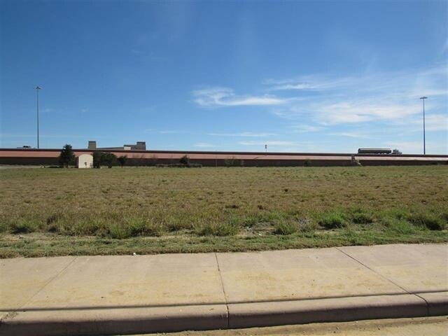 511 Crossroads St, Laredo, TX for sale Primary Photo- Image 1 of 1