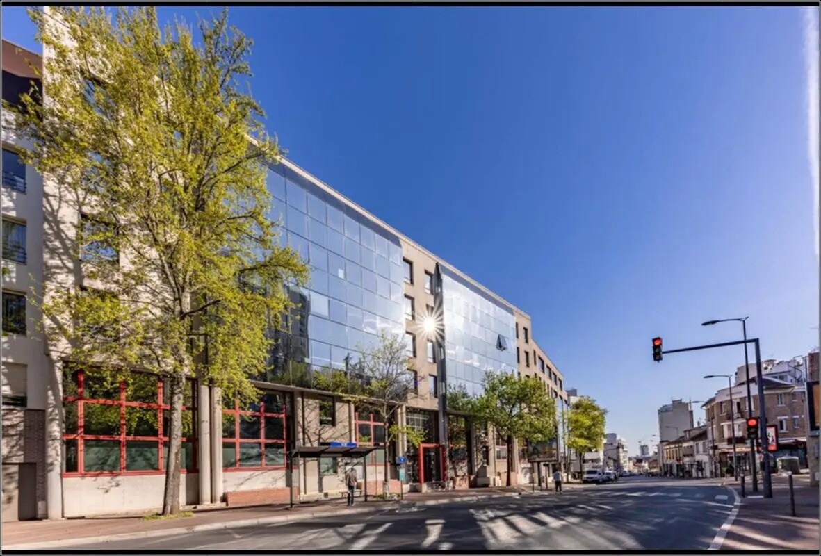 Office in Issy-les-Moulineaux for sale Building Photo- Image 1 of 12