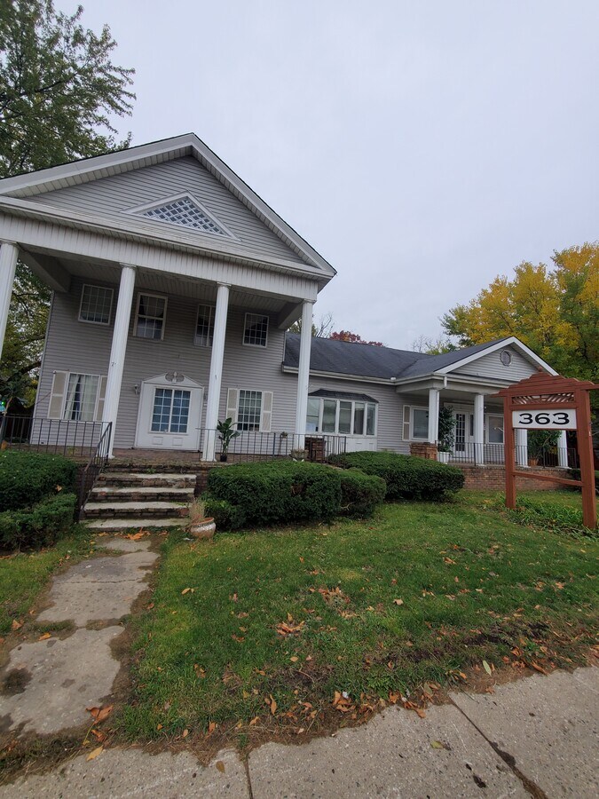 363 W Huron St, Pontiac, MI 48341