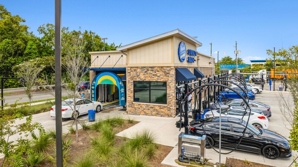 4865 Tanger Outlet Blvd, North Charleston, SC for sale - Building Photo - Image 3 of 28