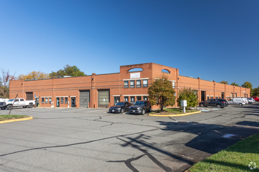 9821-10488 Godwin Ct, Manassas, VA for lease - Primary Photo - Image 1 of 7