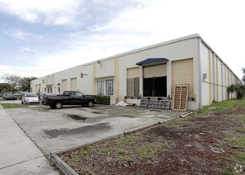 4095 N 28th Way, Hollywood, FL for lease - Primary Photo - Image 1 of 27