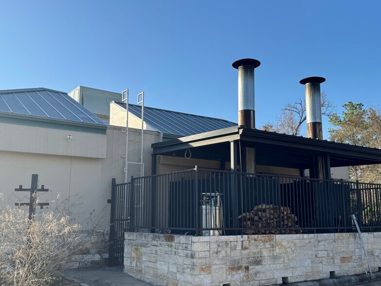 8800 Six Pines Dr, Spring, TX for sale - Building Photo - Image 3 of 11