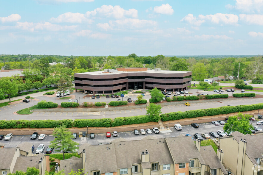 10845 Olive Blvd, Creve Coeur, MO for lease - Building Photo - Image 3 of 8