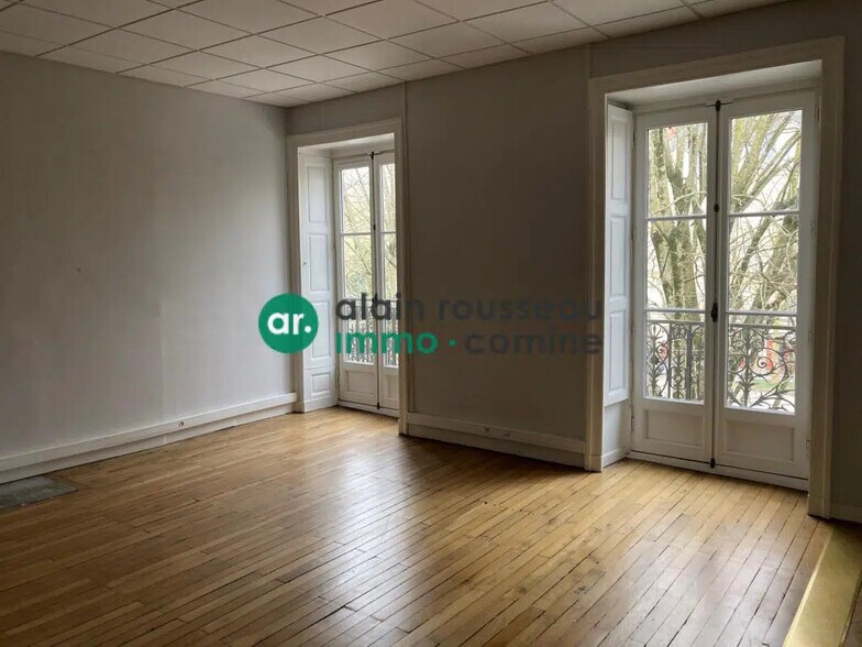 Office in Nantes for lease - Interior Photo - Image 1 of 5