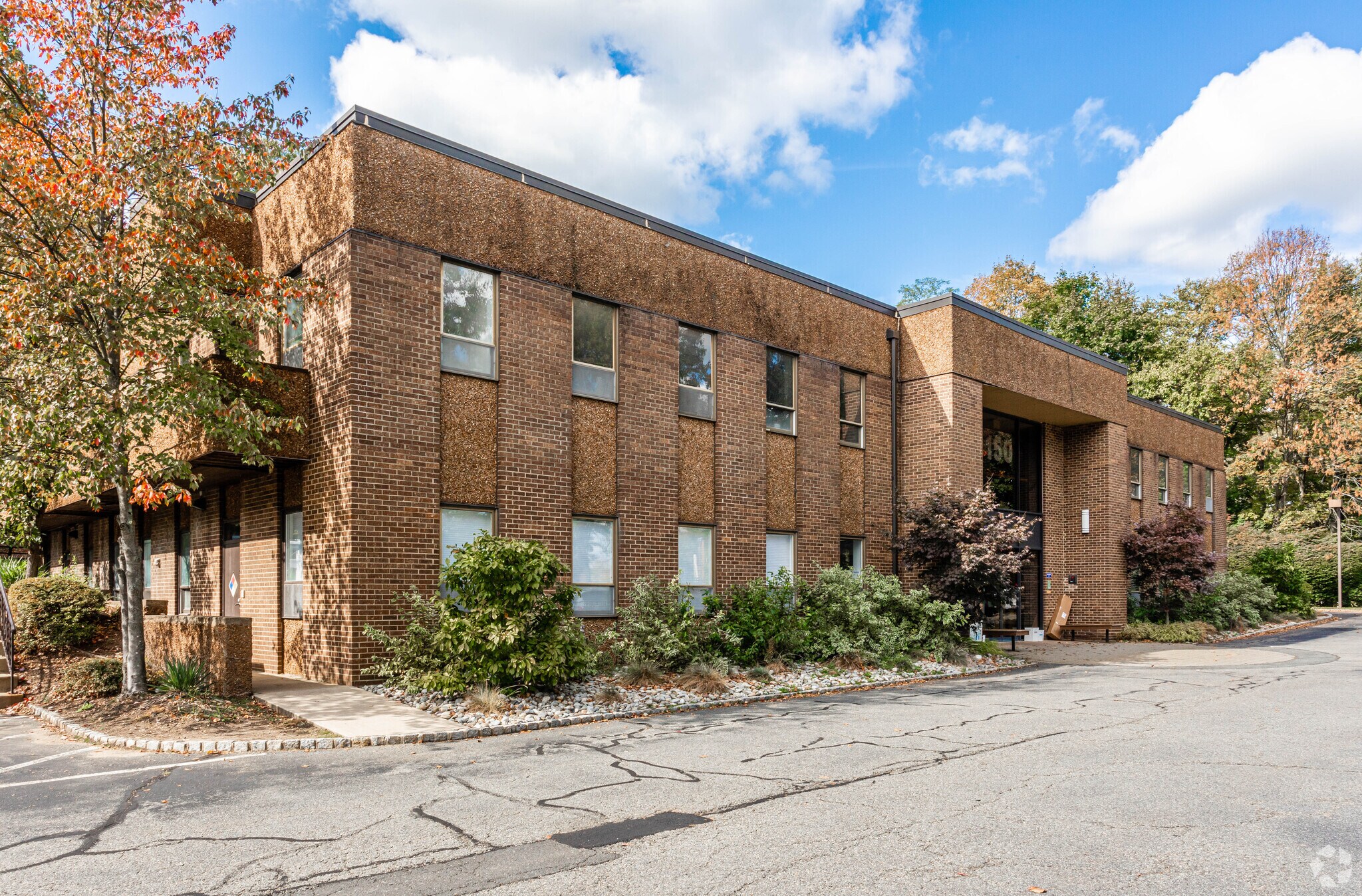 150 N Finley Ave, Basking Ridge, NJ for lease Primary Photo- Image 1 of 21