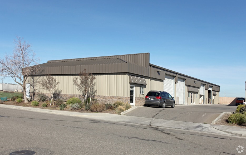 1021 Partee Ln, Ceres, CA for lease - Building Photo - Image 1 of 9