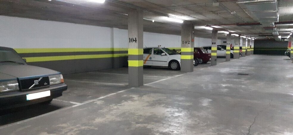 Retail in SEVILLA for sale - Building Photo - Image 1 of 15