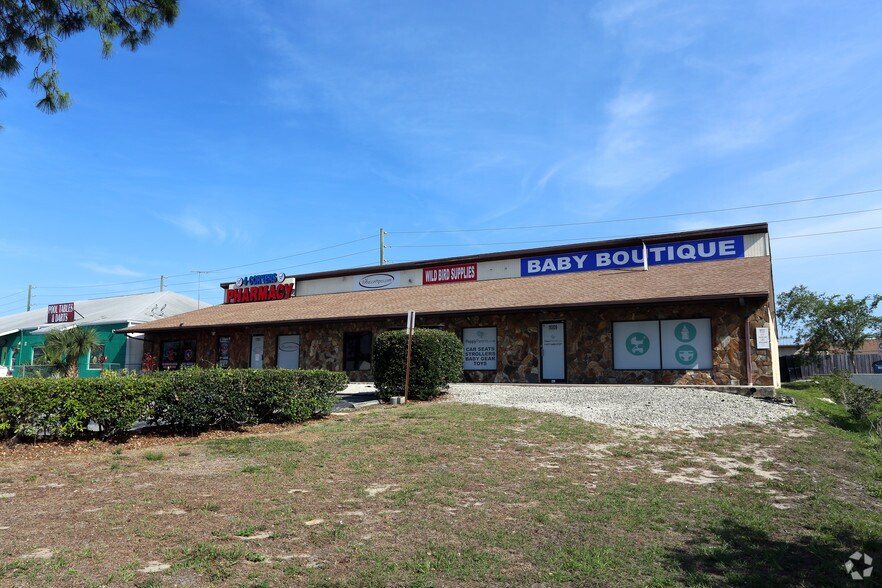 11009 Spring Hill Dr, Spring Hill, FL for sale - Primary Photo - Image 1 of 1