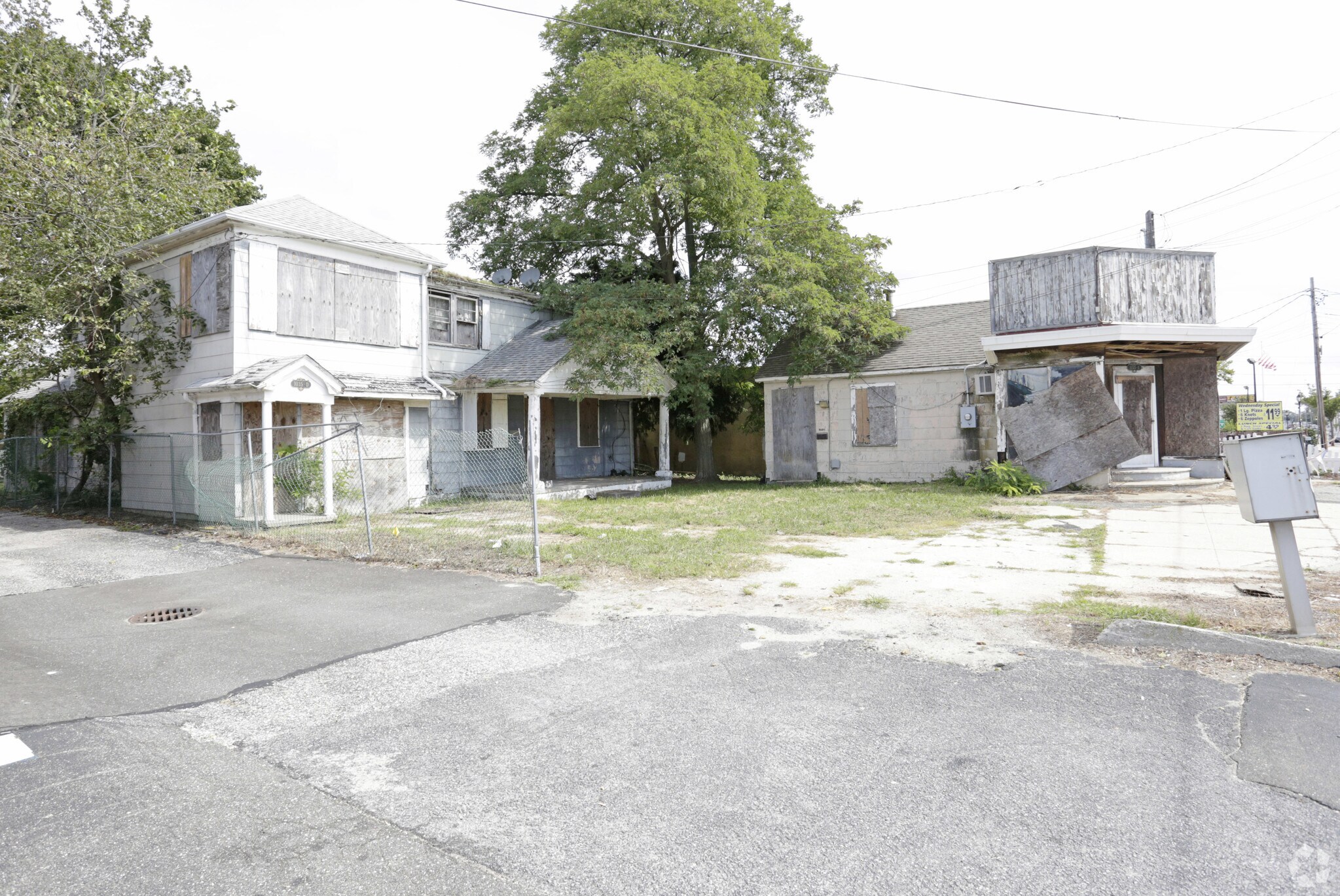 1035 Montauk Hwy, Copiague, NY for sale Primary Photo- Image 1 of 1