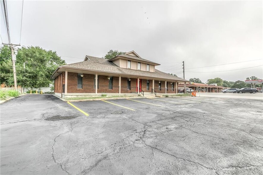 4 W Monroe St, Buckner, MO for lease - Building Photo - Image 3 of 37