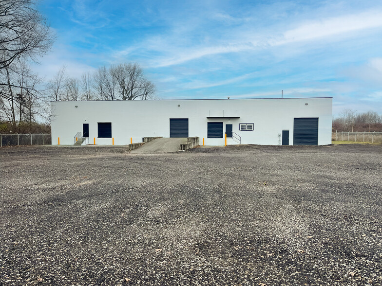 2251 Performance Way, Columbus, OH for lease - Primary Photo - Image 1 of 7