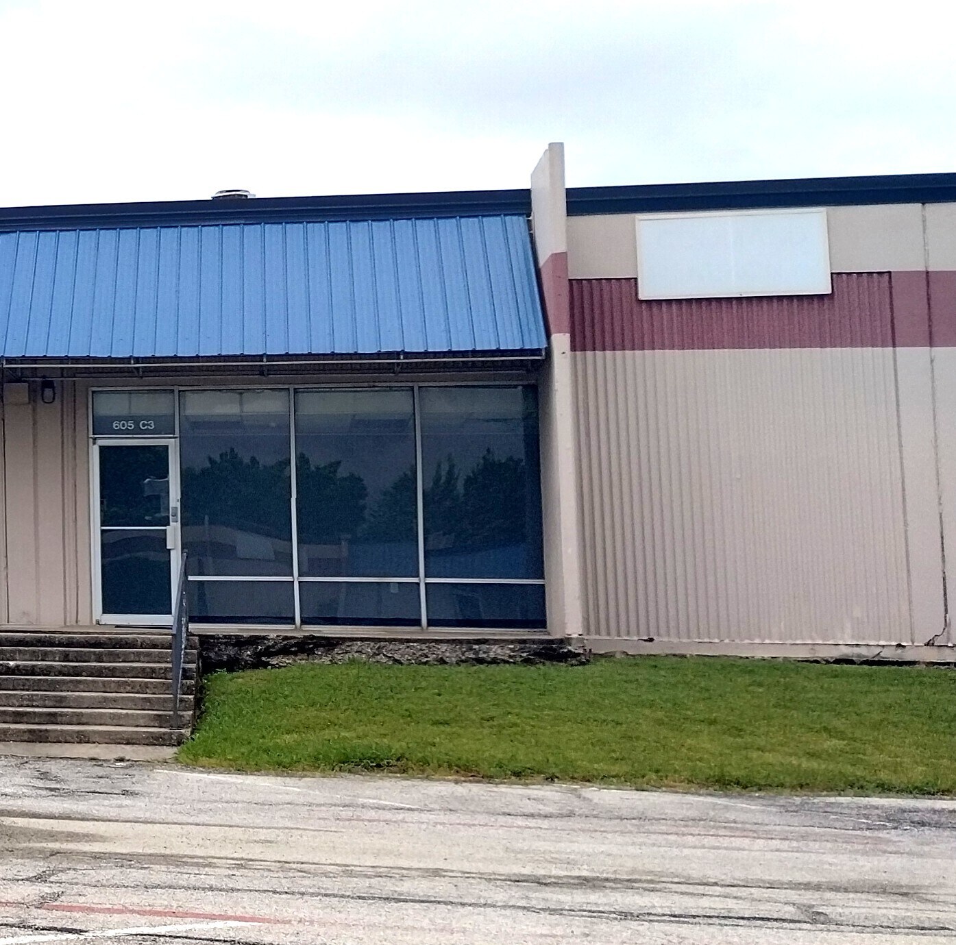 605 E Palace Pky, Grand Prairie, TX for lease Building Photo- Image 1 of 5