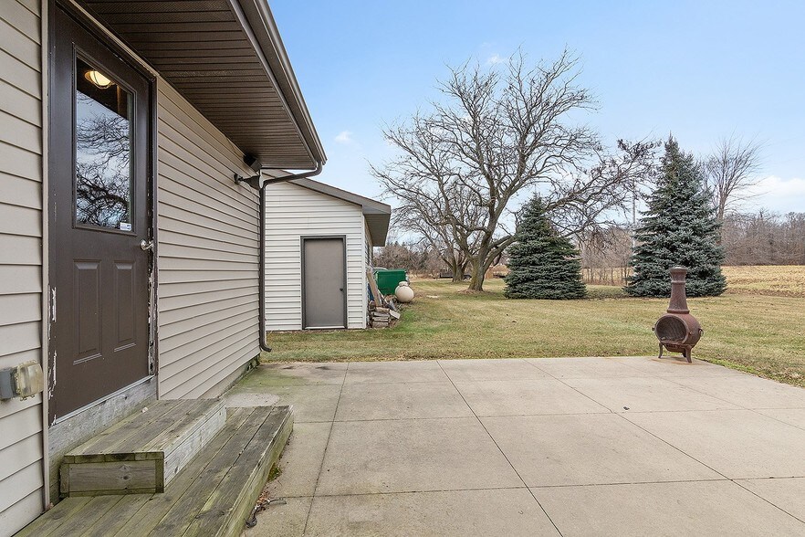 W5204 Faro Springs Rd, Hilbert, WI 54129 Retail for Sale