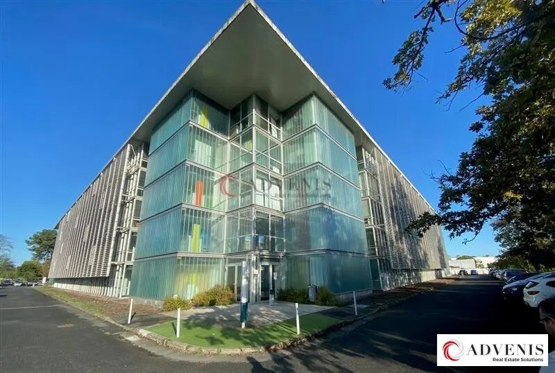 Office in Mérignac for lease - Building Photo - Image 1 of 12