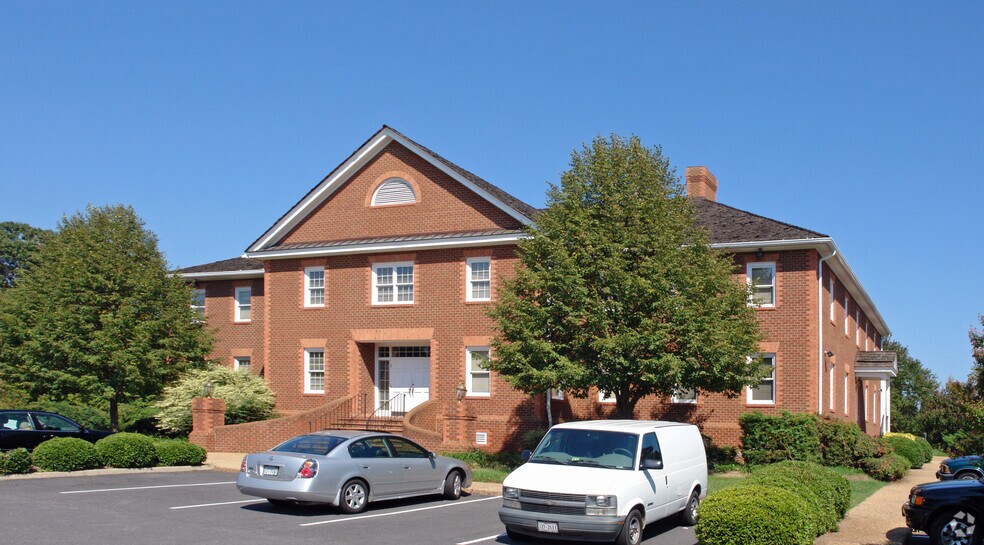 13000 Rivers Bend Blvd, Chester, VA 23836