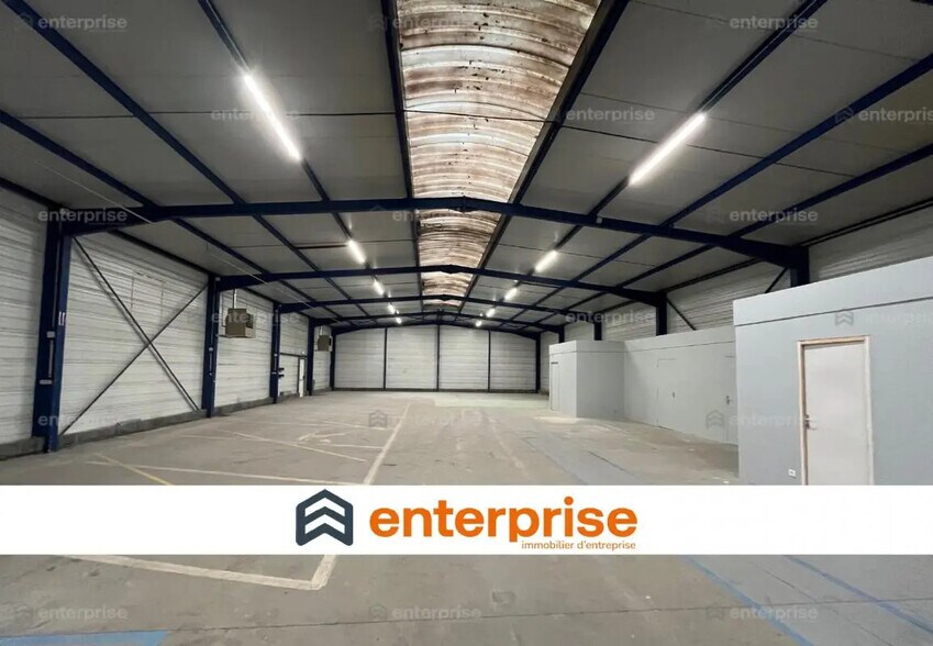 Flex in Rivery for lease - Interior Photo - Image 1 of 1