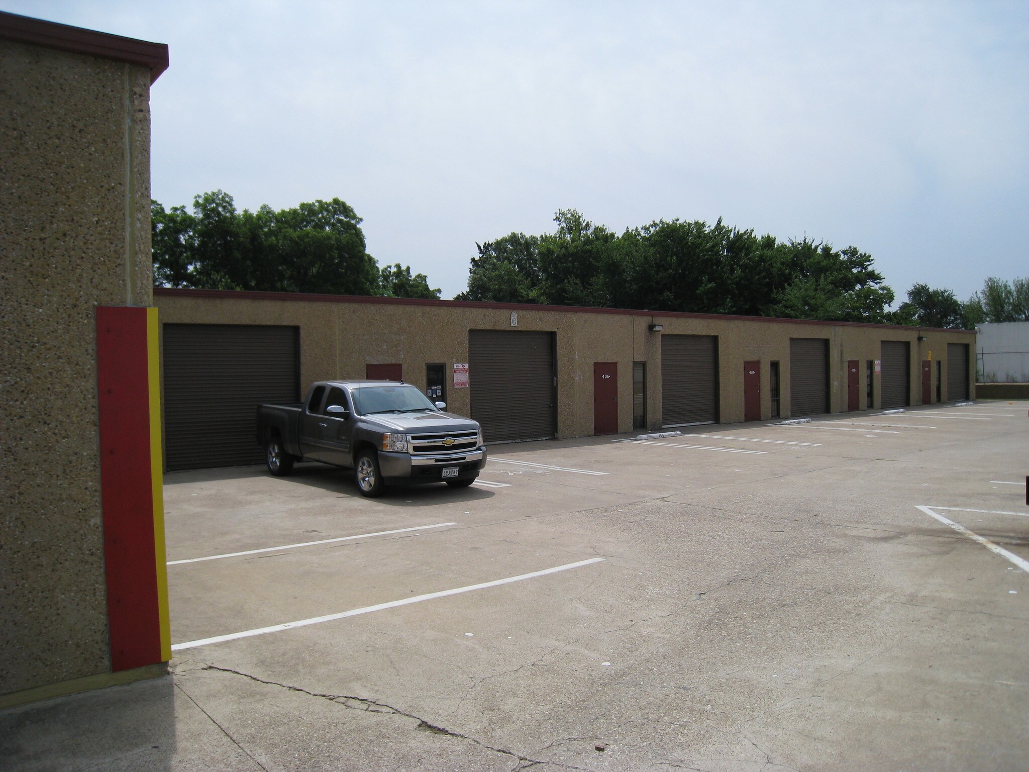 3880 Ledbetter Dr W, Dallas, TX 75233 Ledbetter Flex Warehouse