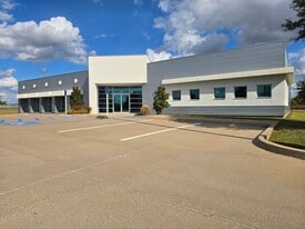 5486 Airline Dr, Bossier City LA - Parking Garage