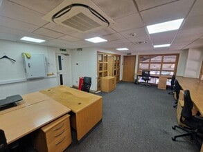 Compass Rd, Portsmouth for lease Interior Photo- Image 1 of 7
