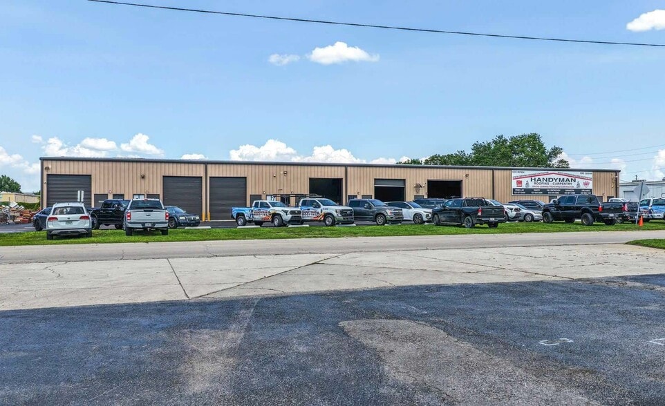 11281 N 43rd St Clearwater FL - 11281 N 43rd St Clearwater FL Building Photo 1 Large 