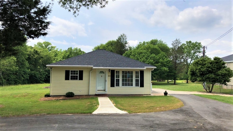 4521 Beaty Rd, Gastonia, NC 28056