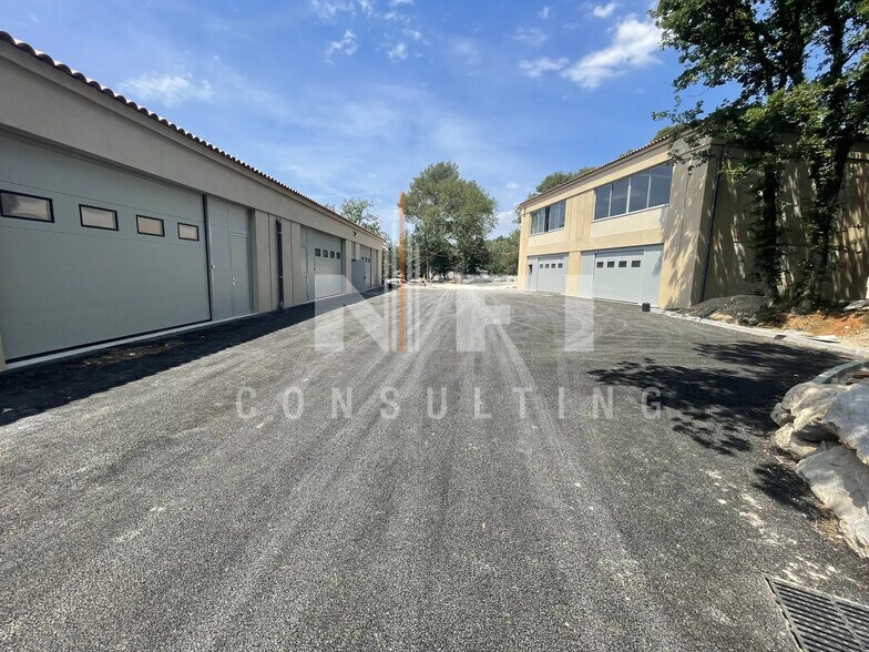 Flex in Valbonne for lease - Building Photo - Image 3 of 3