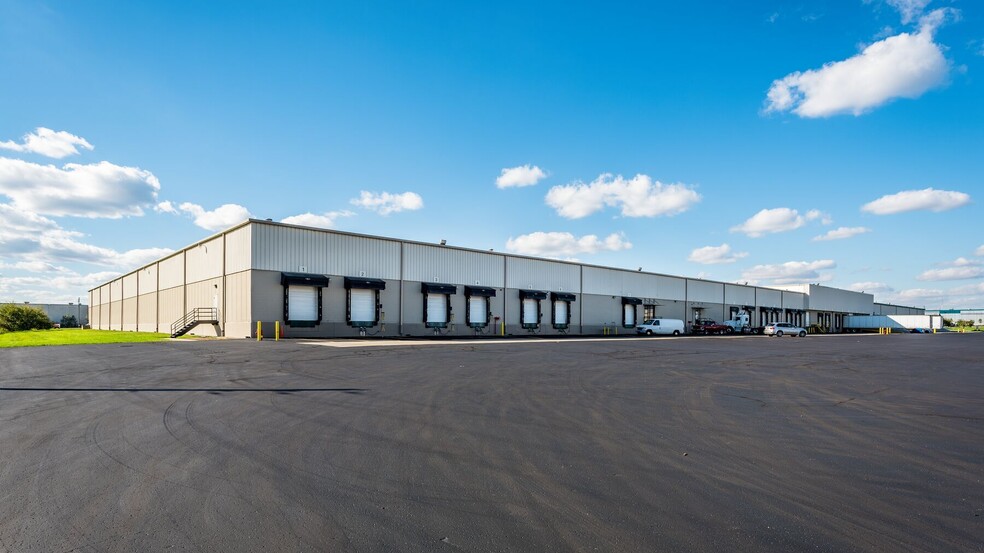 5850 W 80th St, Indianapolis, IN for lease - Building Photo - Image 1 of 17