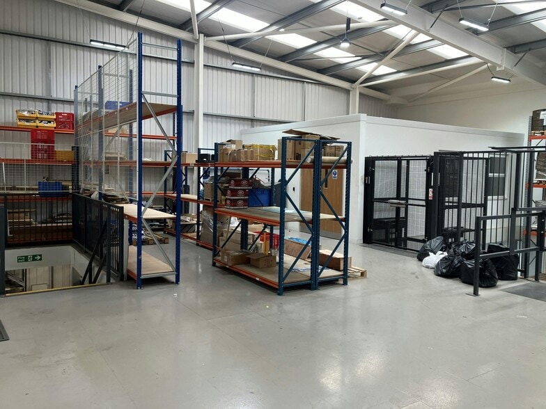 Hanworth Ln, Chertsey for lease - Building Photo - Image 2 of 9