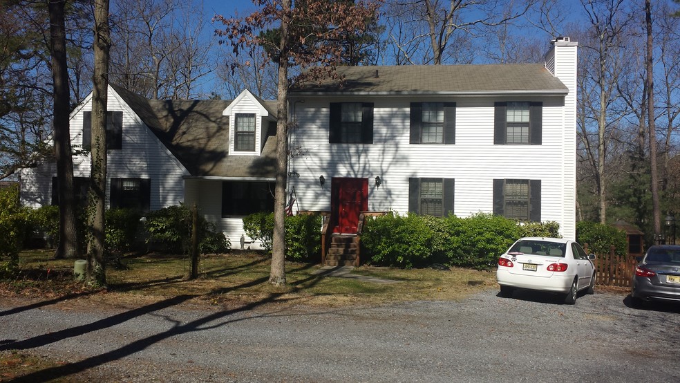 9 E Jimmie Leeds Rd, Galloway, NJ 08205